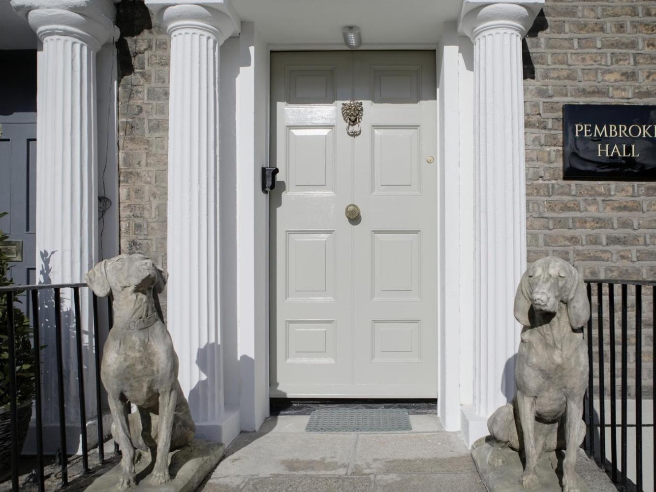 Pembroke Hall Gasthof 3*
