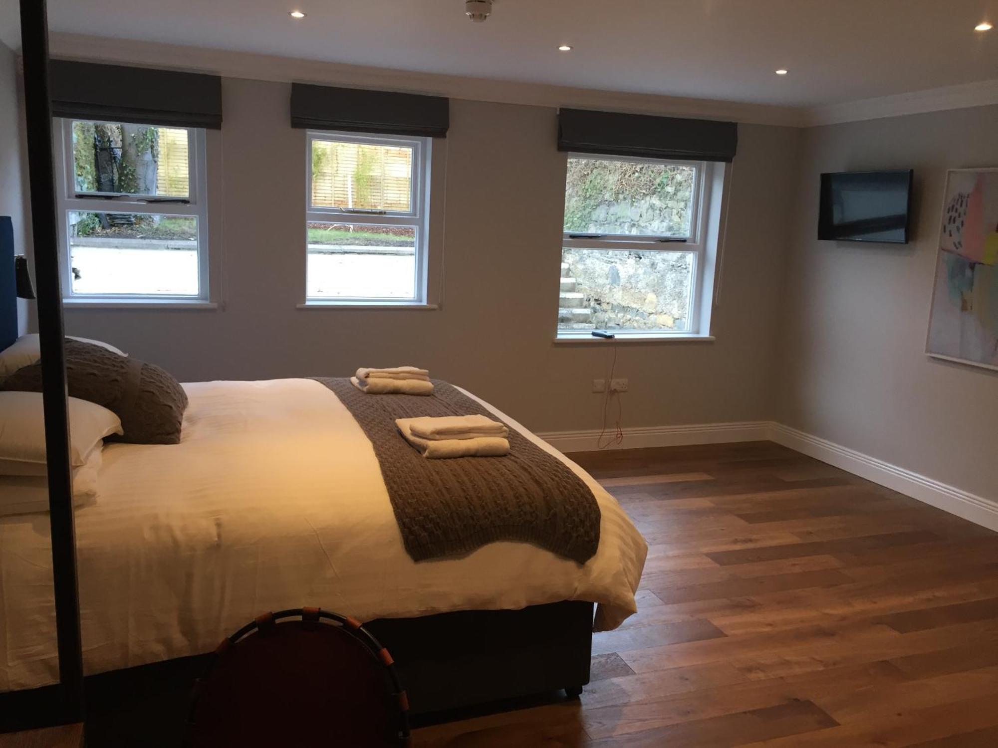Pembroke Hall Gasthof 3*