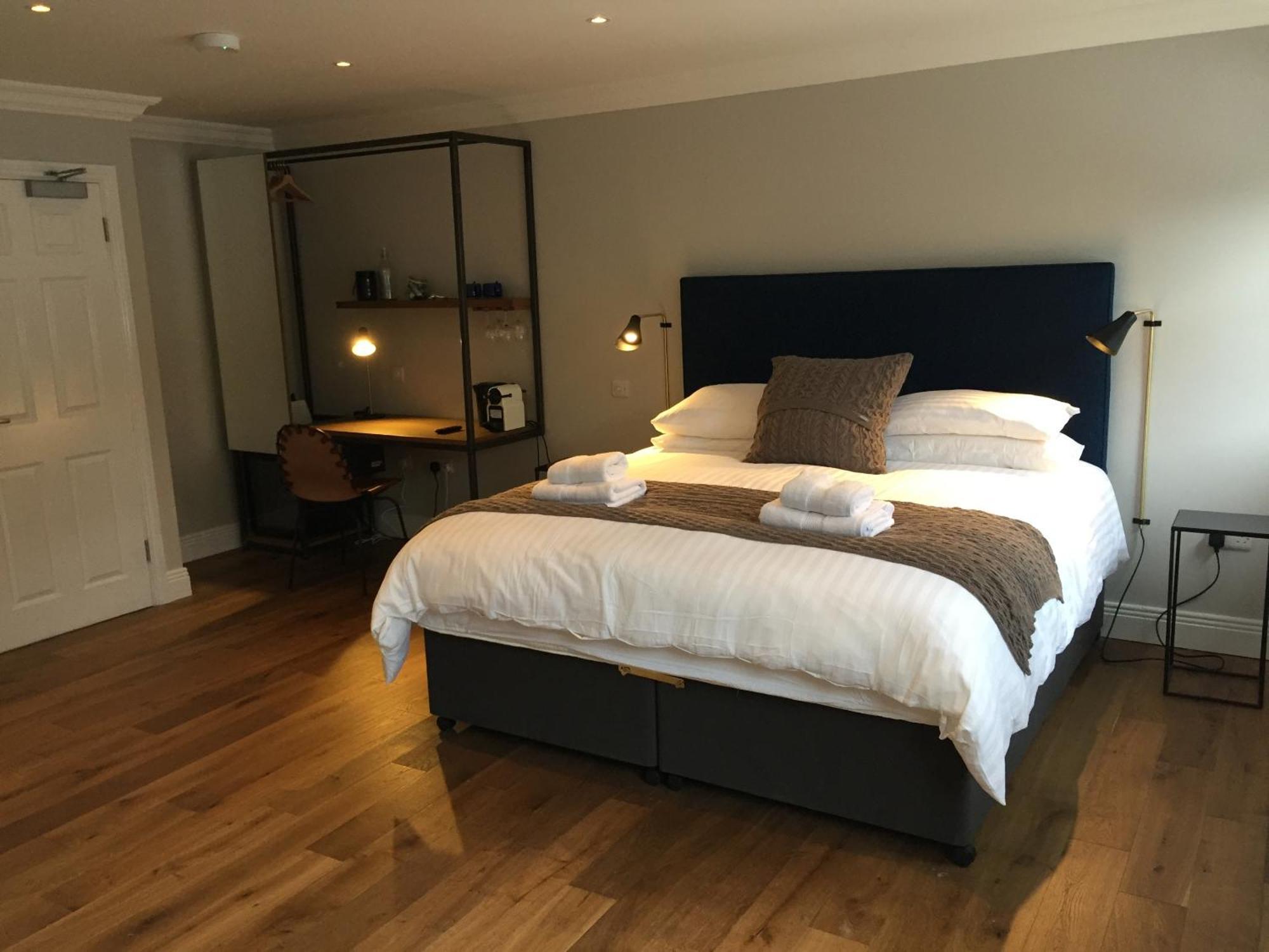 Pembroke Hall Gasthof 3*
